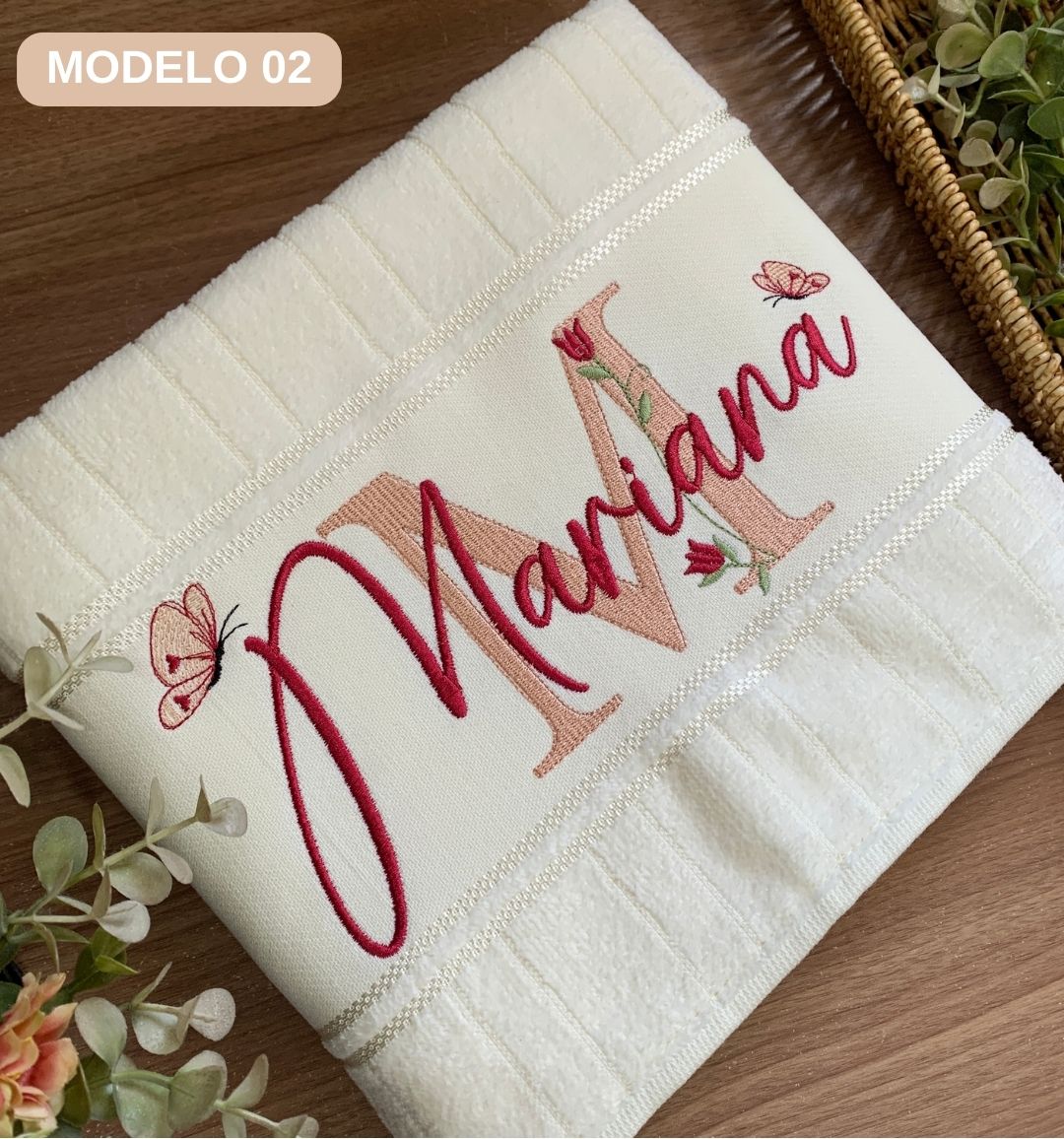 toalha de banho bordada feminina