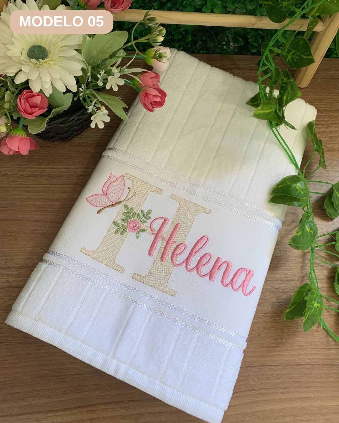 toalha de banho bordada feminina