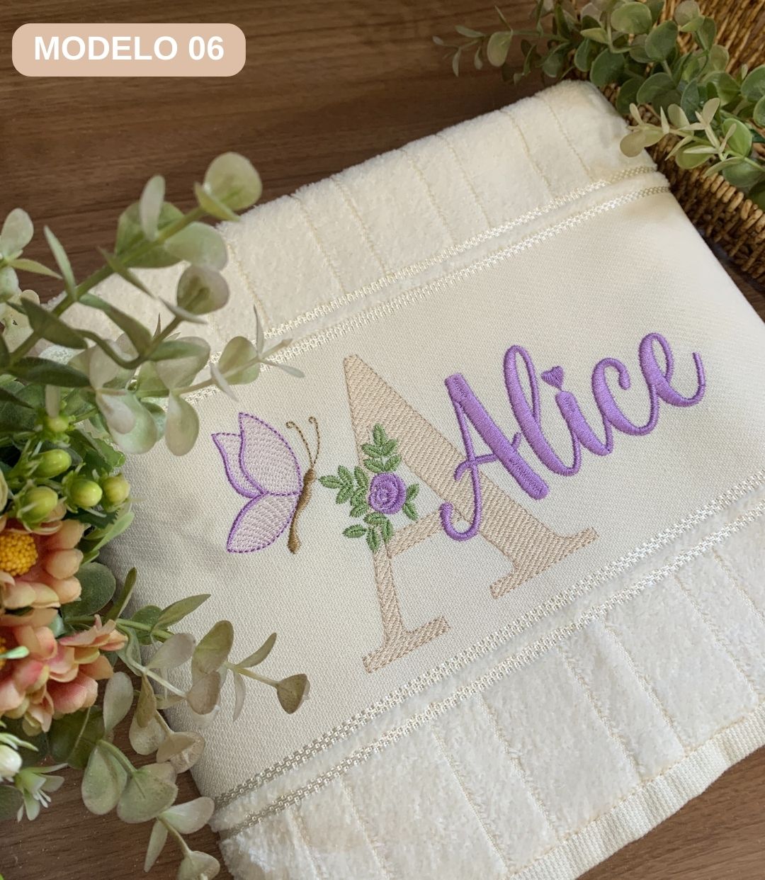 toalha de banho bordada feminina
