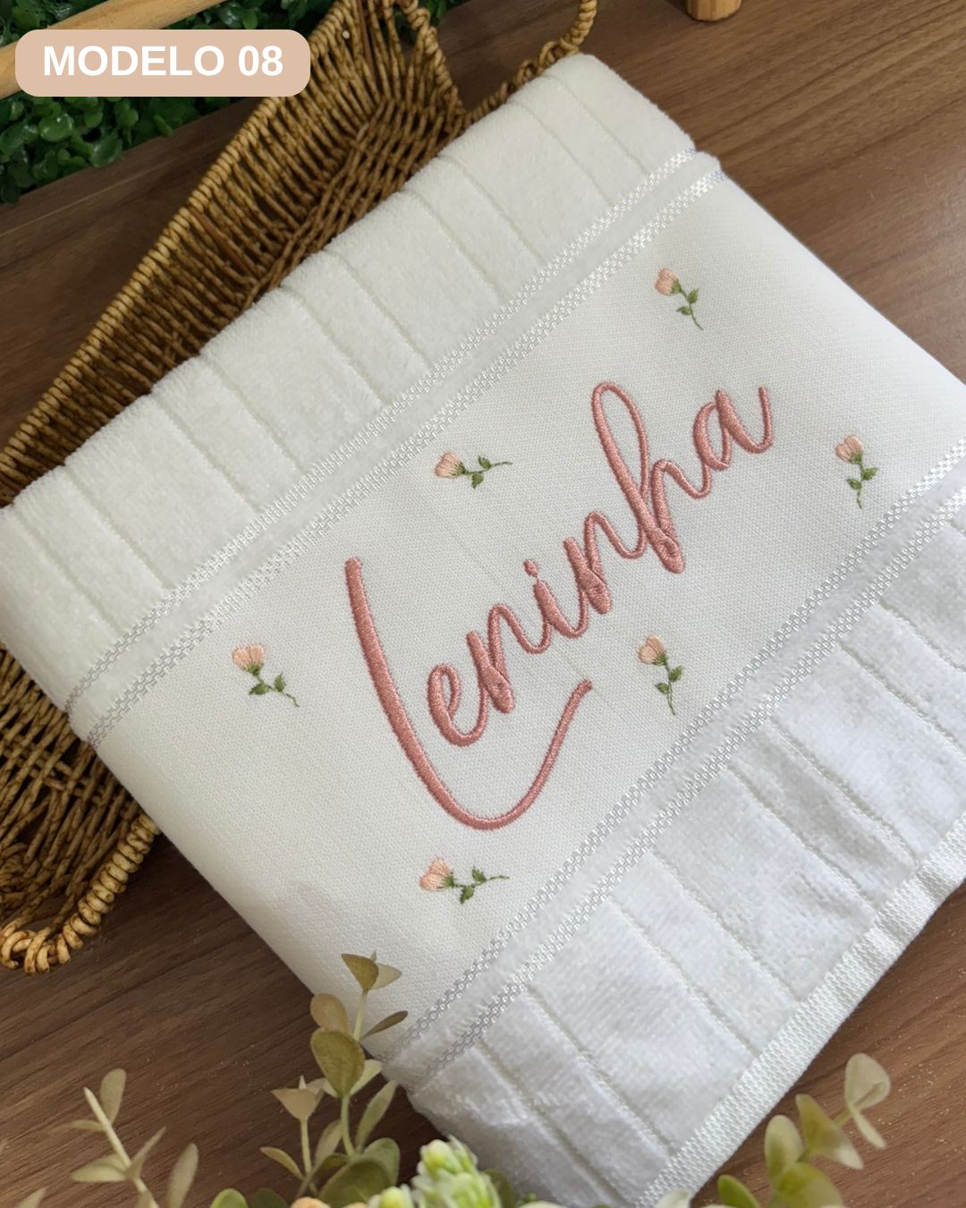toalha de banho bordada feminina