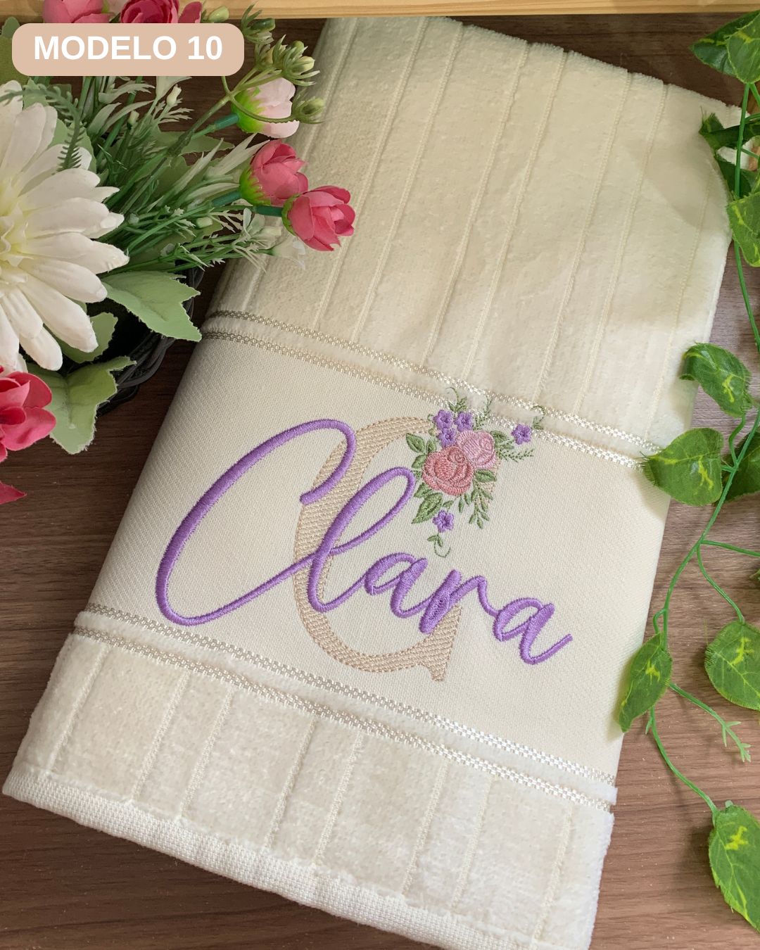 toalha de banho bordada feminina