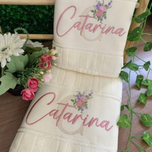 toalha de banho e rosto bordadas feminina